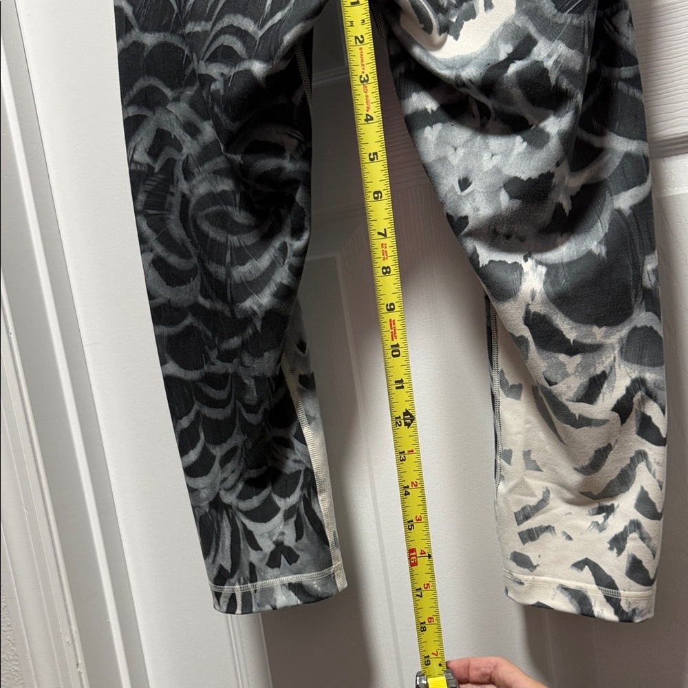 lululemon athletica Black & Gray Printed Cropped Leggings - Picture 7 of 8